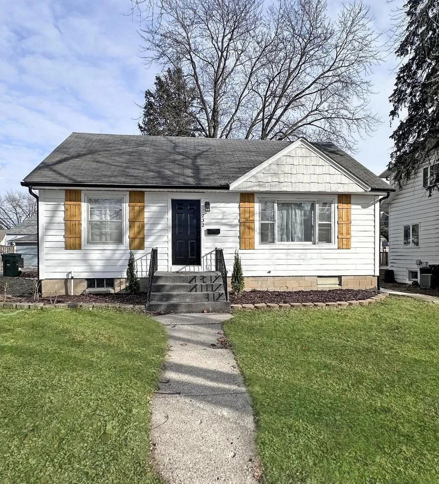 Unit for sale at 232 S Genoa Street, Genoa, IL 60135
