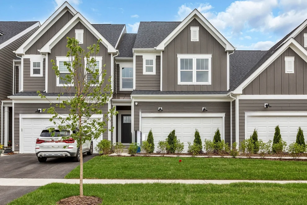 Unit for sale at 123 Weirich Way, Batavia, IL 60510