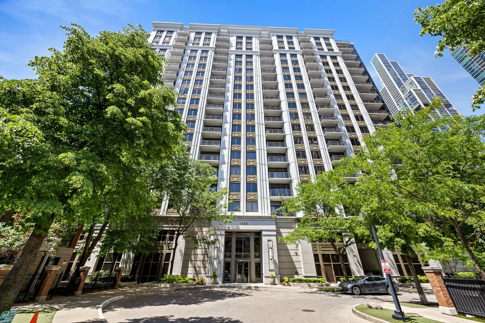 Unit for sale at 1322 S Prairie Avenue, Chicago, IL 60605