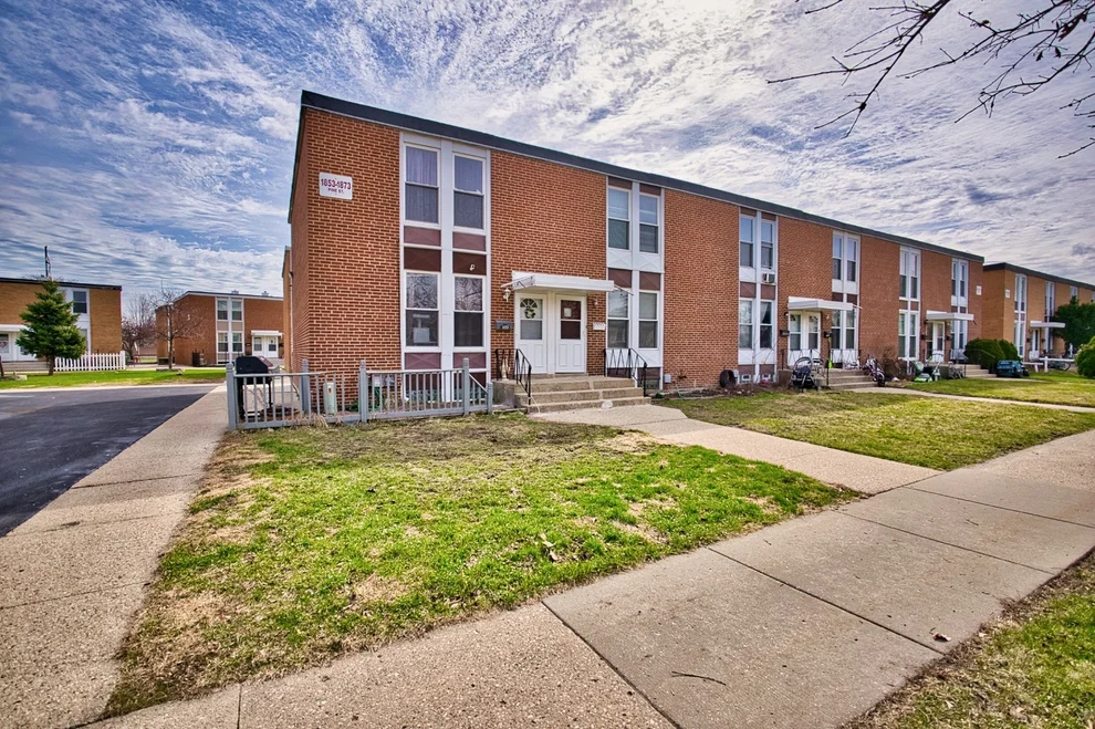Unit for sale at 1857 Pine Street, Des Plaines, IL 60018