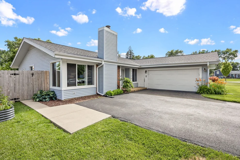 Unit for sale at 230 Plymouth Lane, Bolingbrook, IL 60440