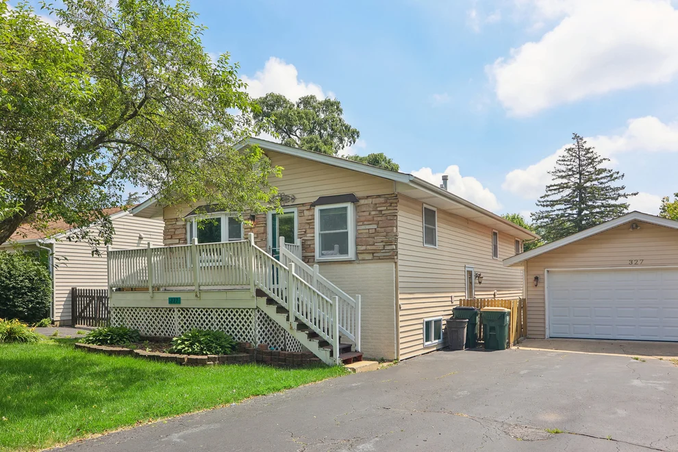 Unit for sale at 327 Oakwood Drive, Antioch, IL 60002