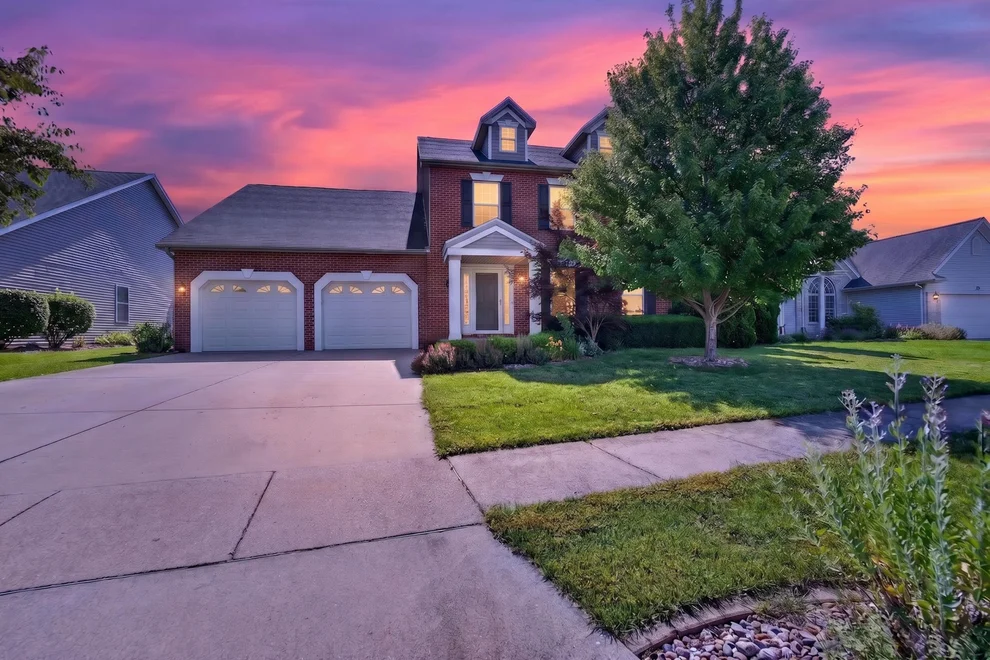 Unit for sale at 14 Rosewood Court, Bloomington, IL 61704