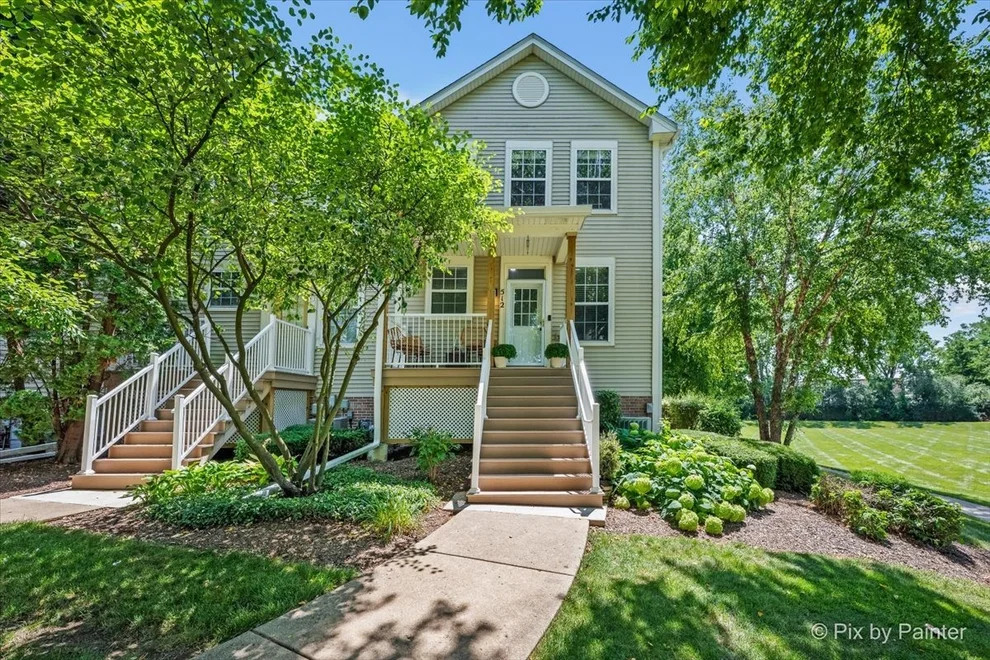 Unit for sale at 512 Littleton Trail, Elgin, IL 60120