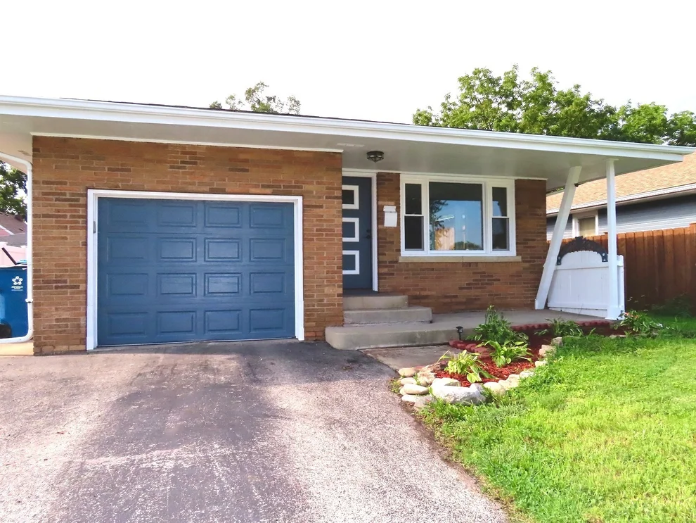 Unit for sale at 555 Elsie Avenue, Crest Hill, IL 60403