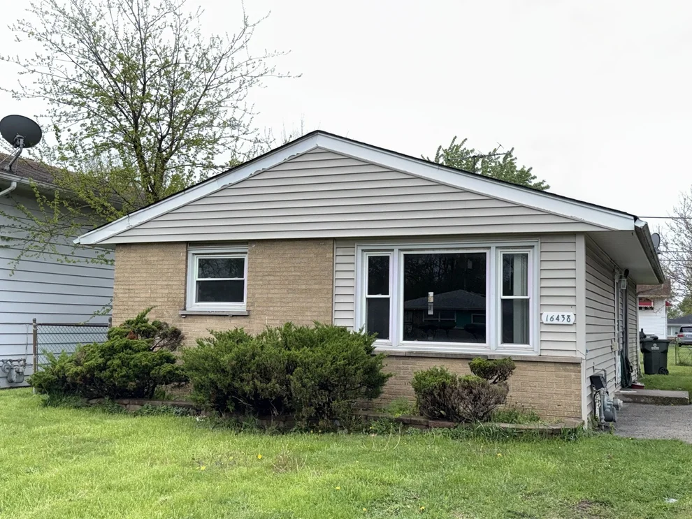 Unit for sale at 16438 Wood Street, Markham, IL 60428