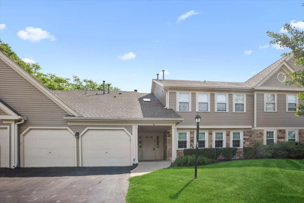 Unit for sale at 33 Ashburn Court, Schaumburg, IL 60193
