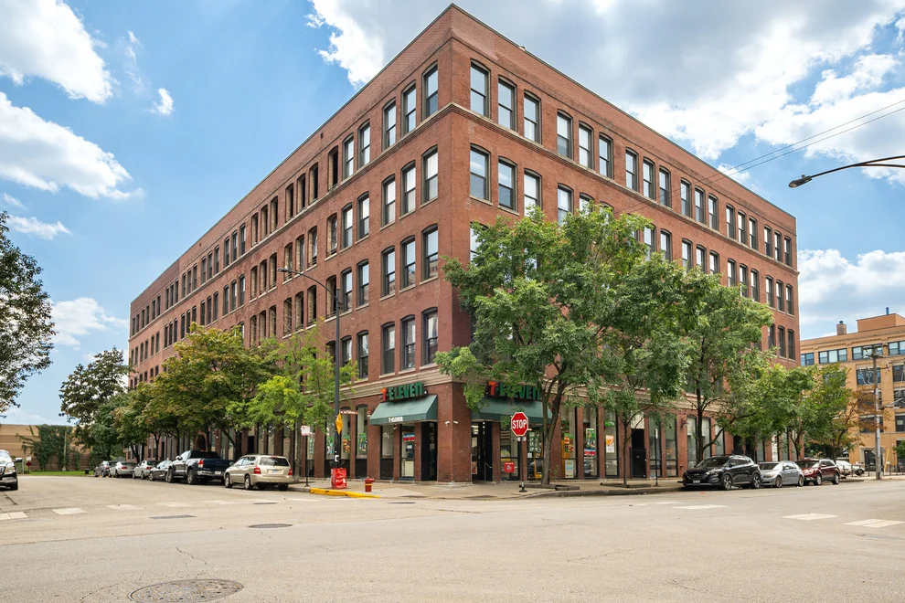 Unit for sale at 400 S Green Street, Chicago, IL 60607