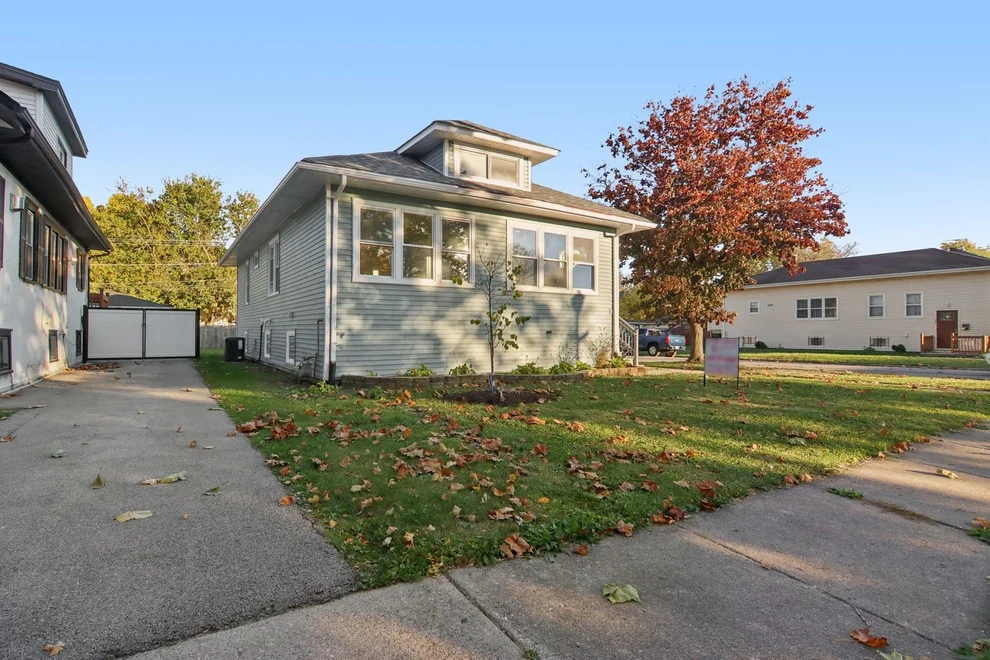 Unit for sale at 1939 S 6th Avenue, Maywood, IL 60153