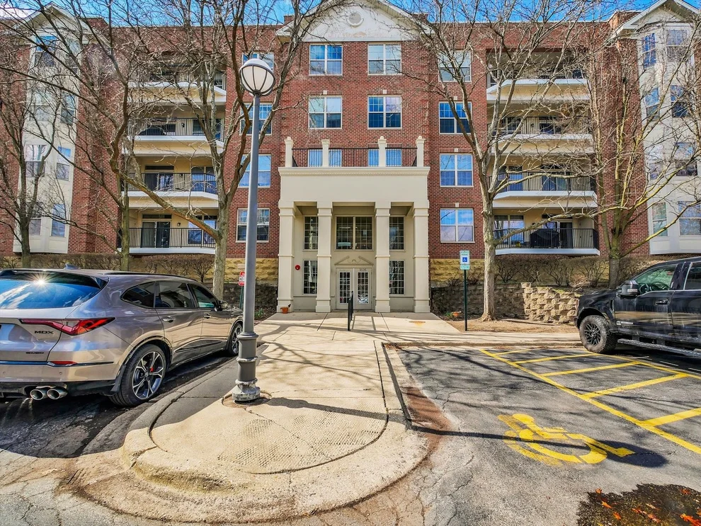 Unit for sale at 3135 Town Square Drive, Rolling Meadows, IL 60008