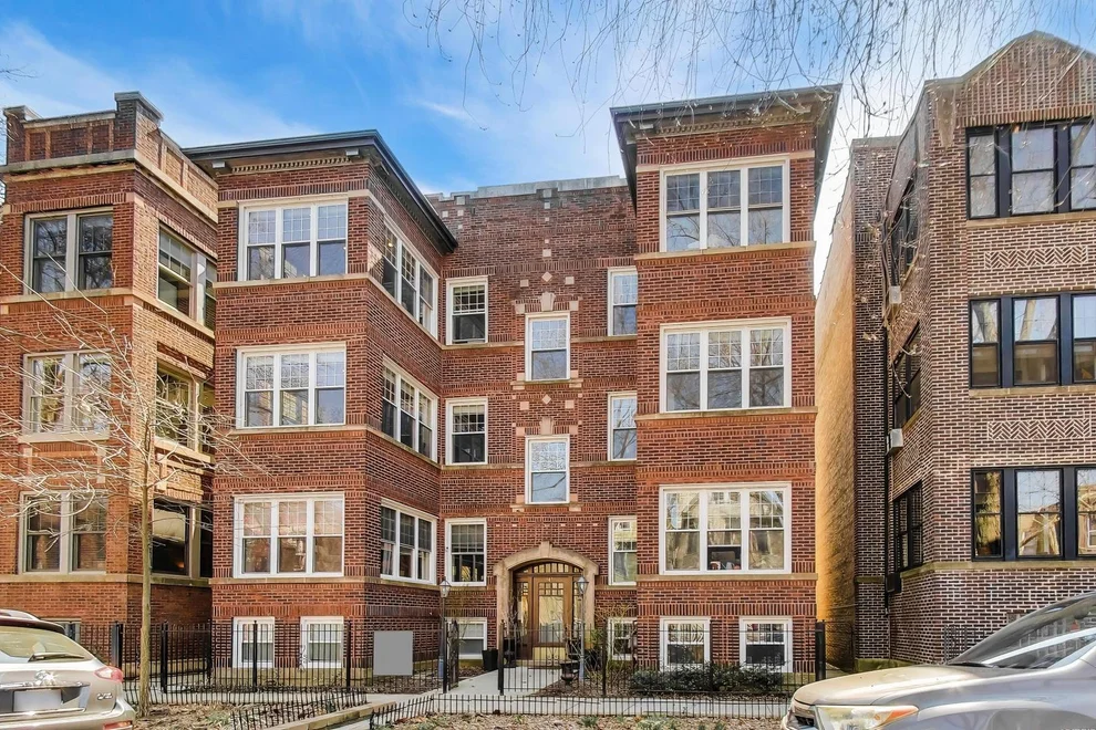 Unit for sale at 1435 W Rosemont Avenue, Chicago, IL 60660