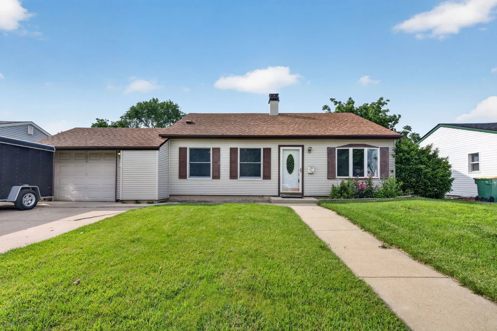 Unit for sale at 526 Laurel Avenue, Romeoville, IL 60446