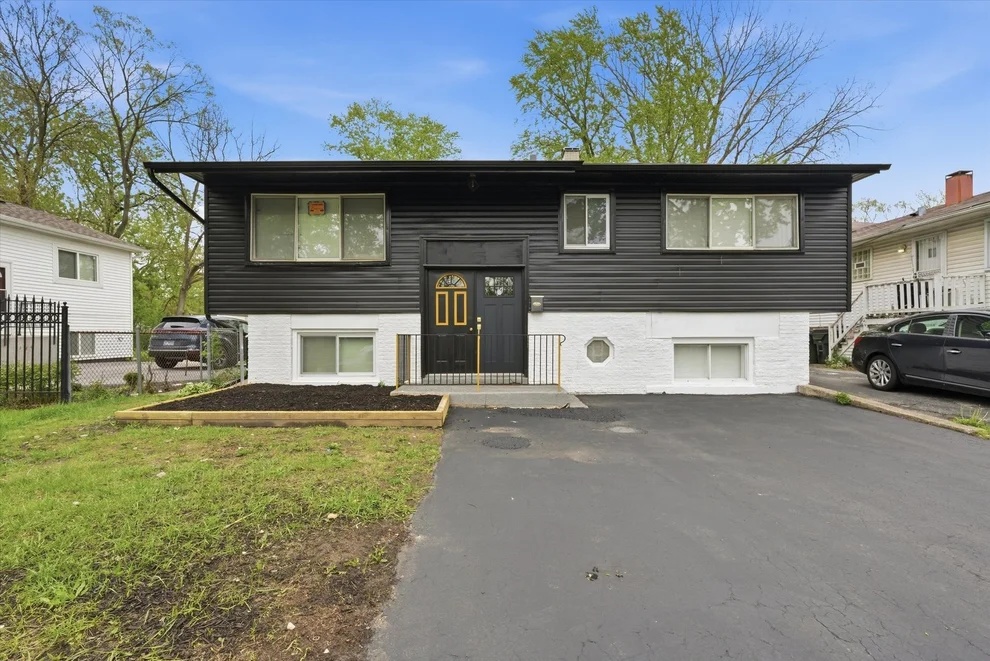 Unit for sale at 16611 Marshfield Avenue, Markham, IL 60428