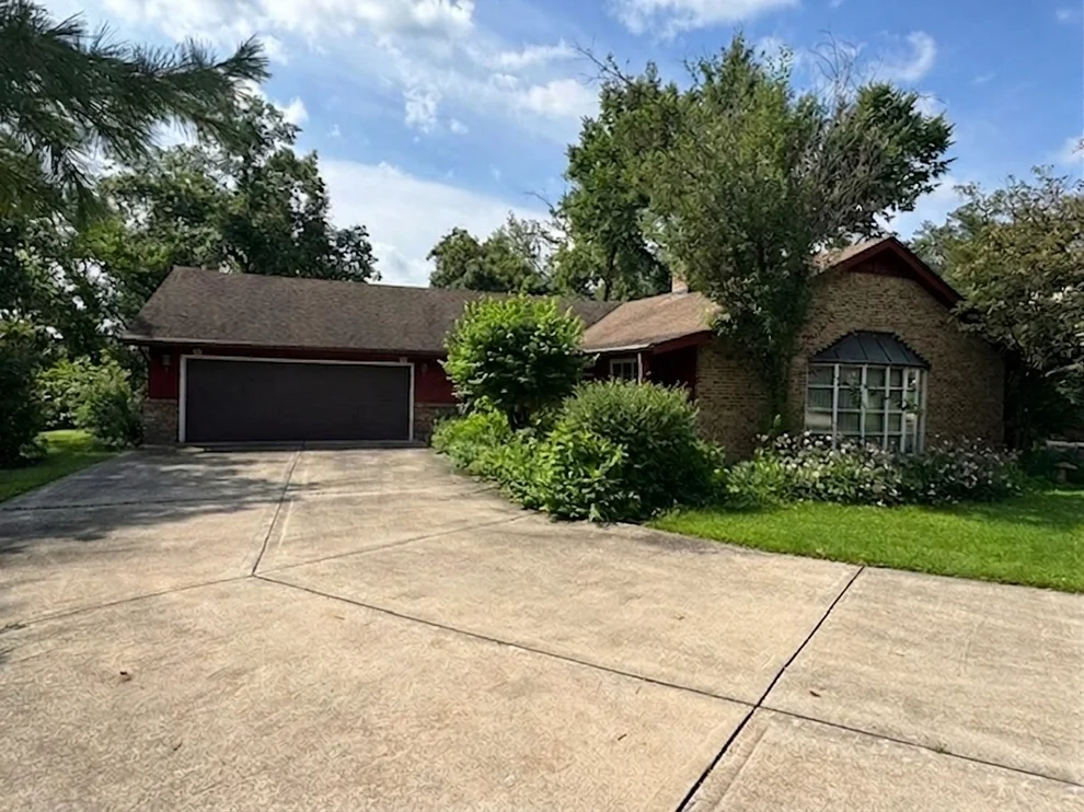 Unit for sale at 228 Hauser Court, New Lenox, IL 60451