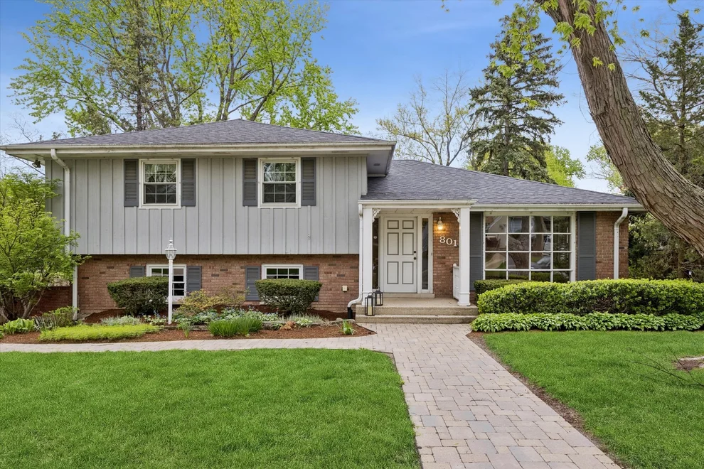 Unit for sale at 801 S Madison Street, Hinsdale, IL 60521