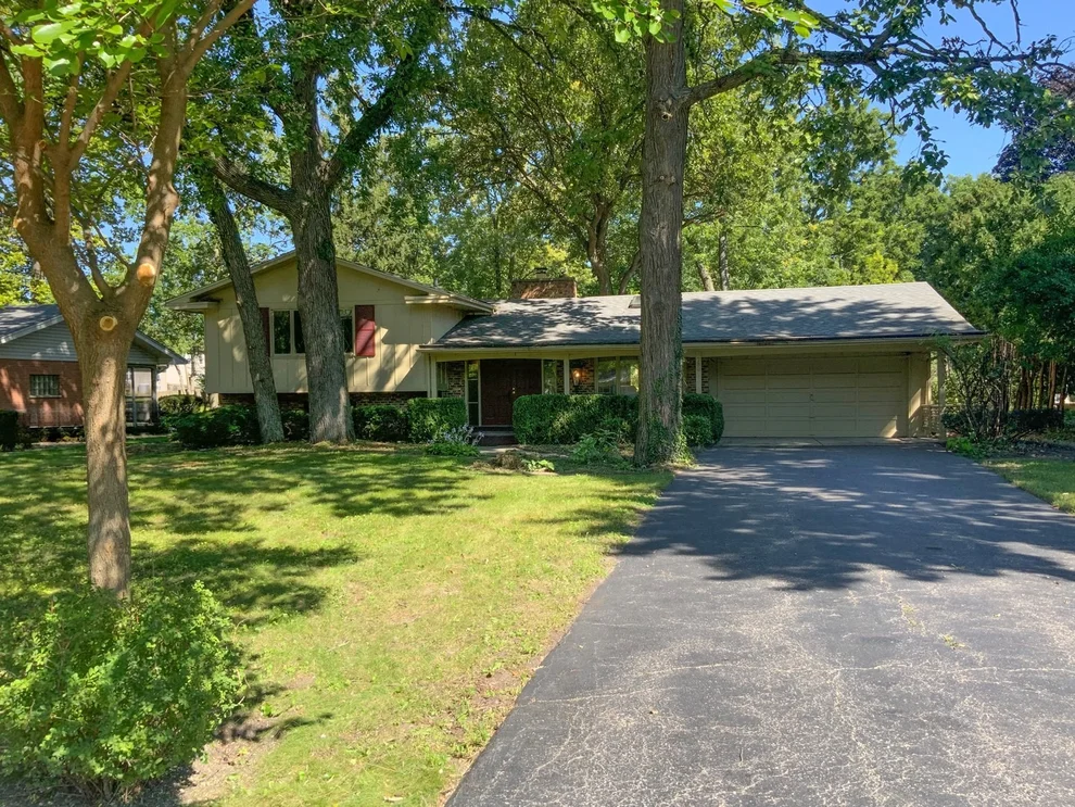 Unit for sale at 780 W Marywood Avenue, Aurora, IL 60505