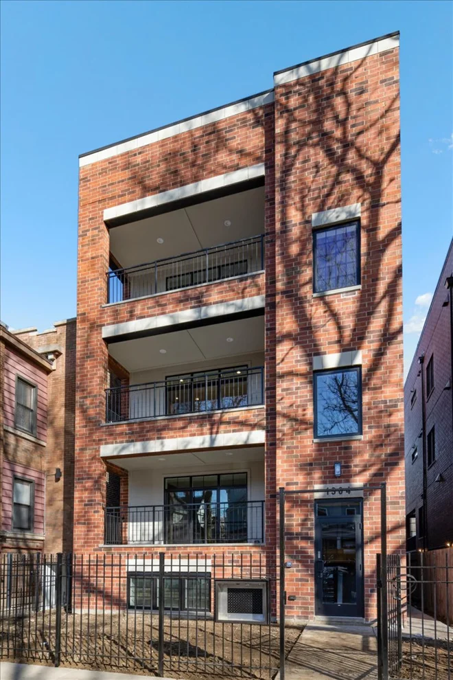 Unit for sale at 1304 W Winona Street, Chicago, IL 60640
