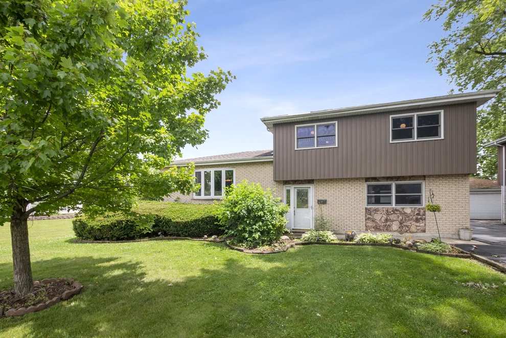 Unit for sale at 17313 64th Court, Tinley Park, IL 60477