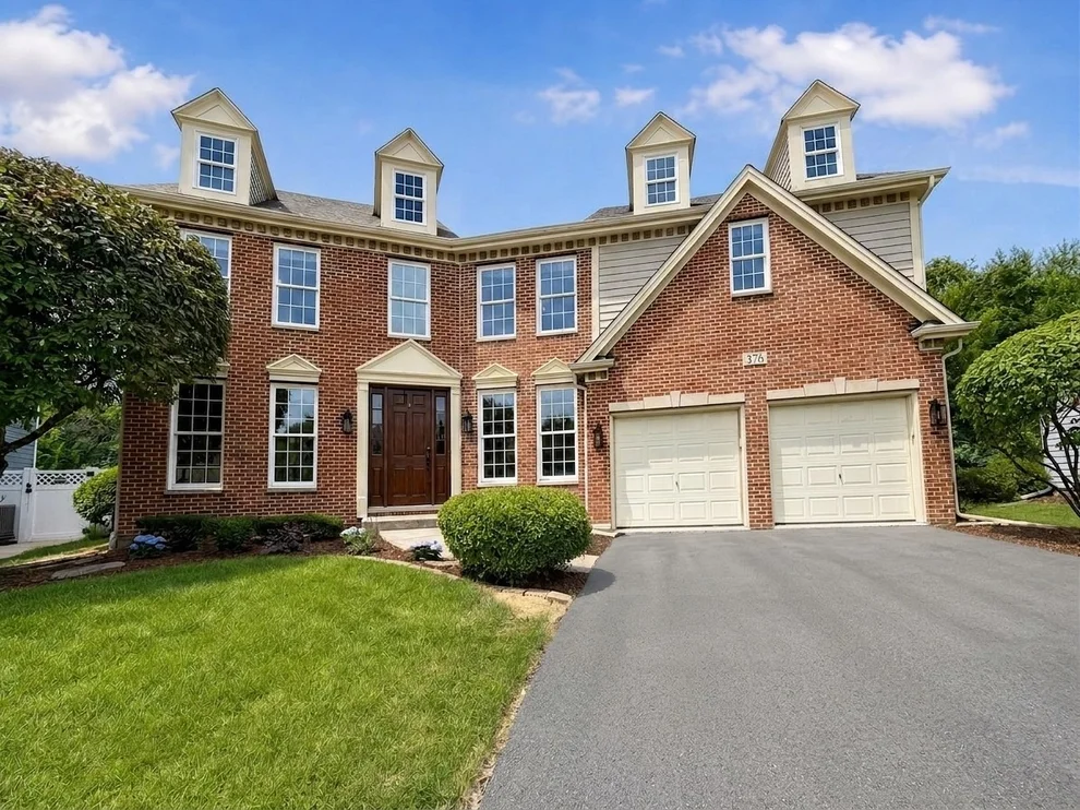 Unit for sale at 376 Amy Court, Glen Ellyn, IL 60137