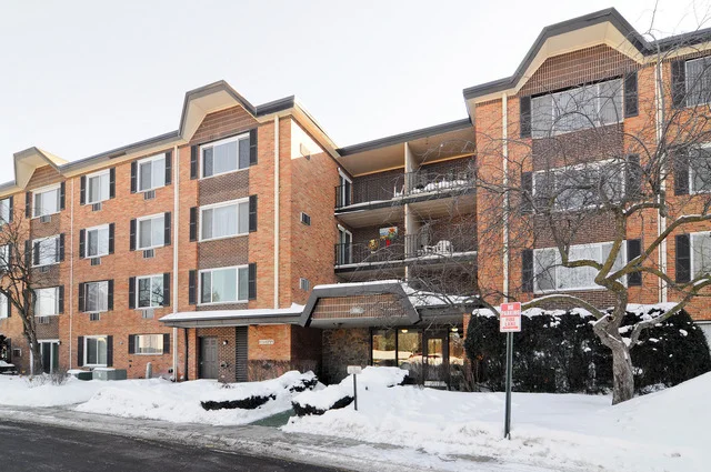 Unit for sale at 1216 S NEW WILKE Road, ARLINGTON HEIGHTS, IL 60005