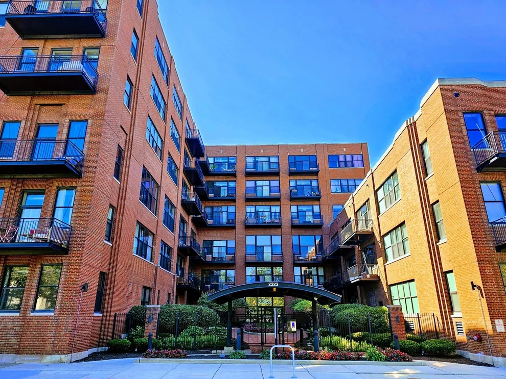 2323 West Pershing Road