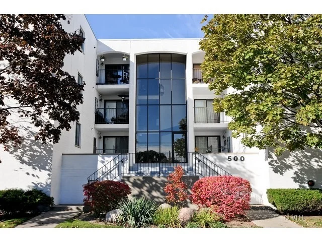 Unit for sale at 500 Lakeview Avenue, HIGHWOOD, IL 60040