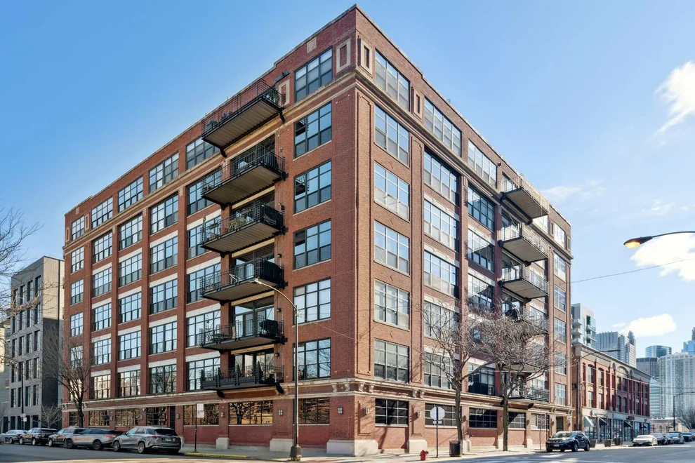Unit for sale at 850 W Adams Street, Chicago, IL 60607