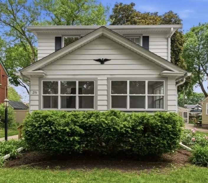 Unit for sale at 216 S Commonwealth Avenue, Aurora, IL 60506