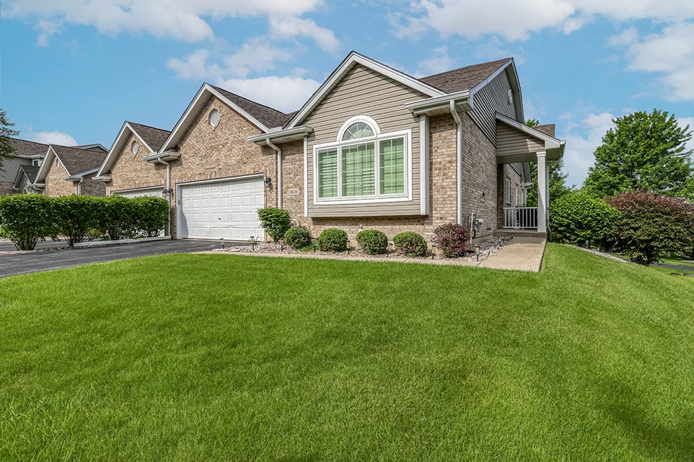 Unit for sale at 18106 Waterside Circle, Orland Park, IL 60467