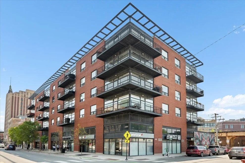 Unit for sale at 2045 W Concord Place, Chicago, IL 60647