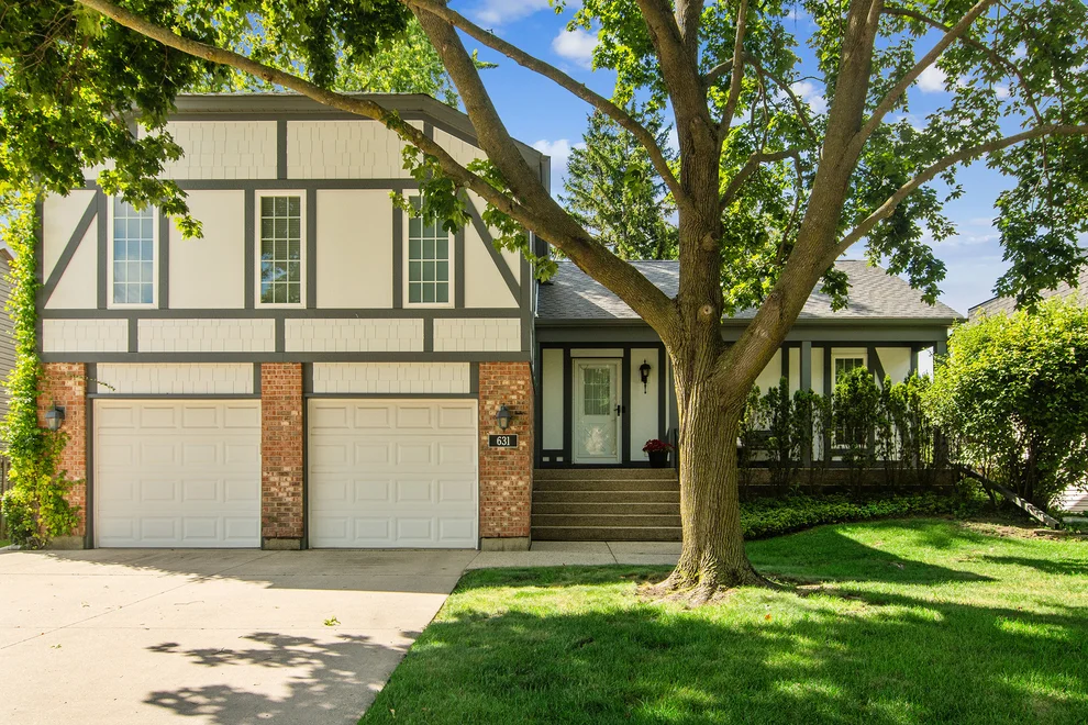Unit for sale at 631 Thompson Boulevard, Buffalo Grove, IL 60089