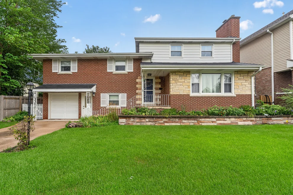 Unit for sale at 3341 Prairie Avenue, Brookfield, IL 60513