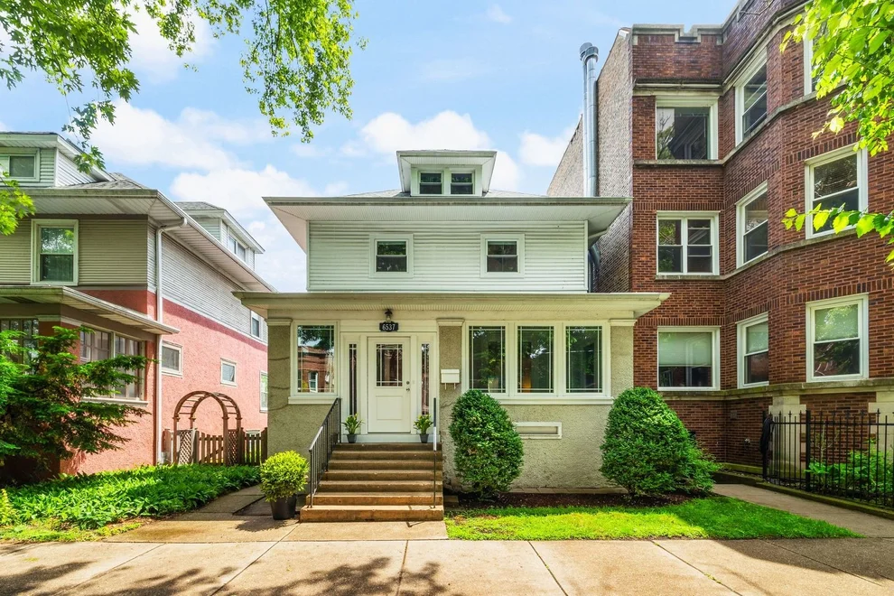 Unit for sale at 6537 N Greenview Avenue, Chicago, IL 60626