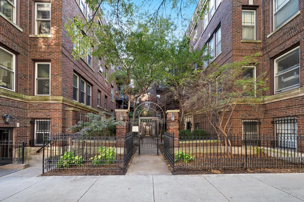 Unit for sale at 3648 N Pine Grove Avenue, Chicago, IL 60613
