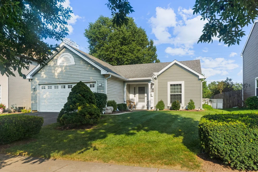 Unit for sale at 715 Thoreau Drive, Elgin, IL 60120