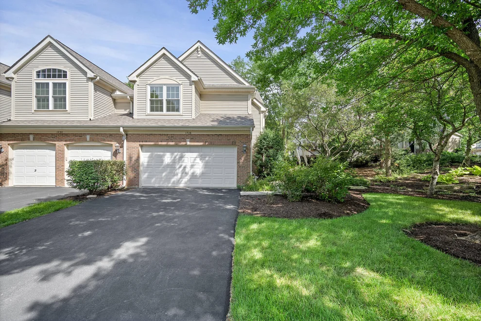 Unit for sale at 1728 Brookwood Road, Lisle, IL 60532