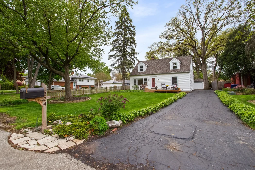 Unit for sale at 1324 Golf Avenue, Highland Park, IL 60035