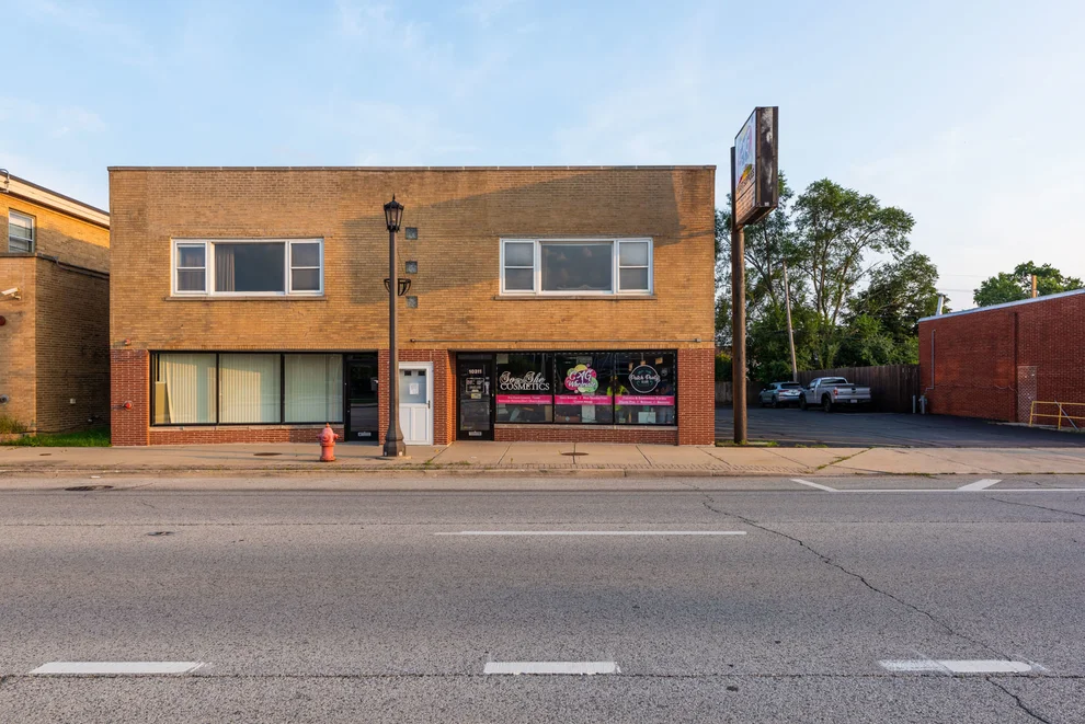 Unit for sale at 10311 W Roosevelt Road, Westchester, IL 60154