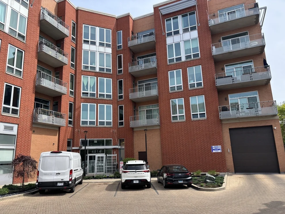 Unit for sale at 4814 N Clark Street, Chicago, IL 60640