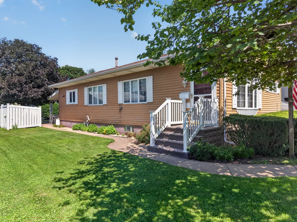 Unit for sale at 212 Sherman Street, Streator, IL 61364