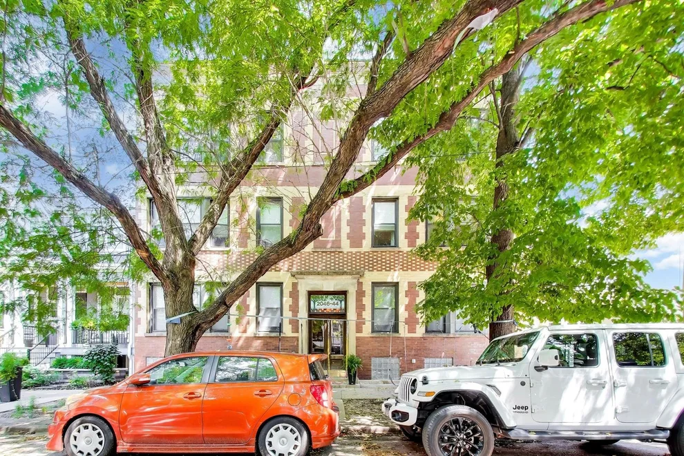 Unit for sale at 2046 W Cuyler Avenue, Chicago, IL 60618