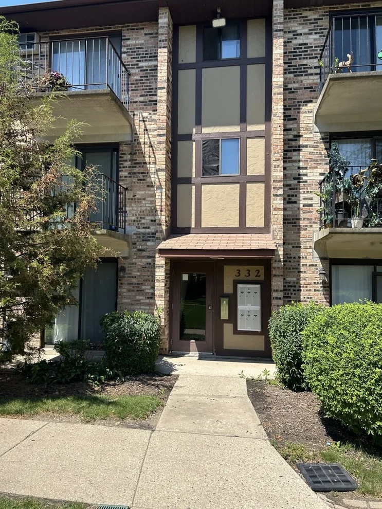 Unit for sale at 332 Klein Creek Court, Carol Stream, IL 60188