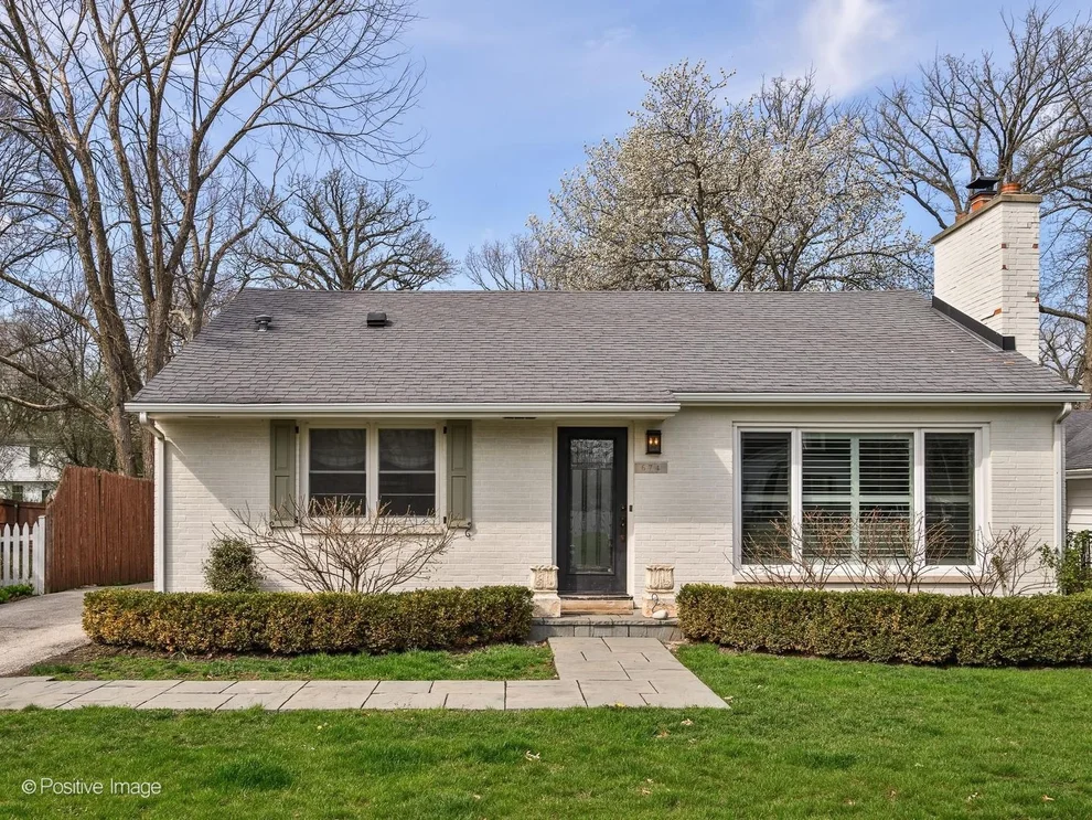 Unit for sale at 674 Highview Terrace, Lake Forest, IL 60045
