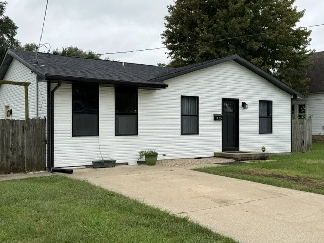 Unit for sale at 315 W Williams Street, Dwight, IL 60420