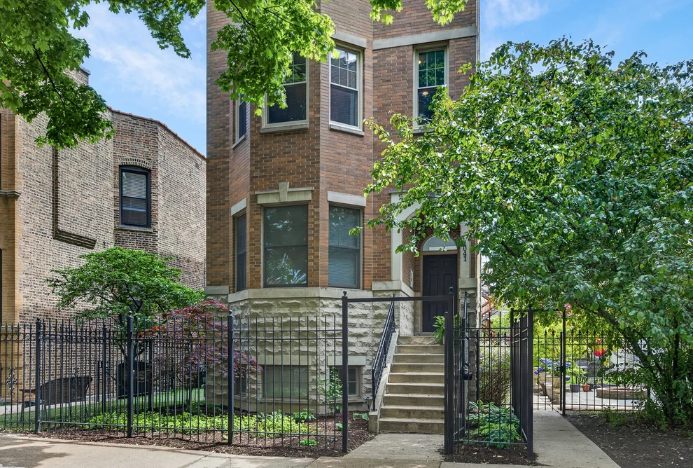 Unit for sale at 1041 N Leavitt Street, Chicago, IL 60622