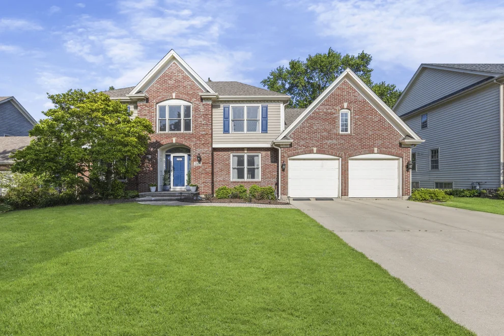 Unit for sale at 2103 Nachtman Court, Wheaton, IL 60187