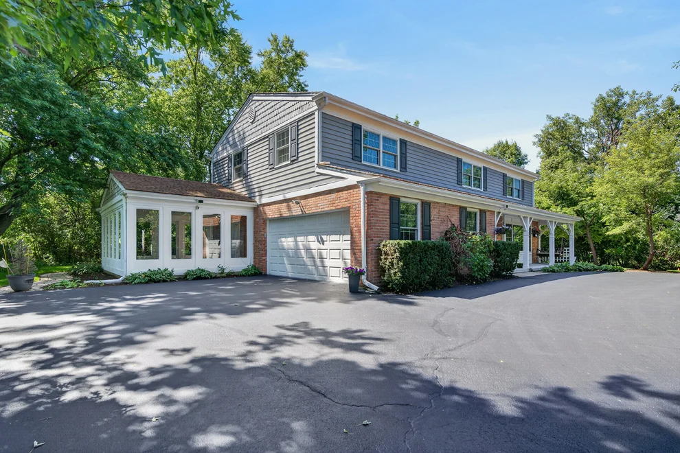 Unit for sale at 2100 Stirling Road, Bannockburn, IL 60015