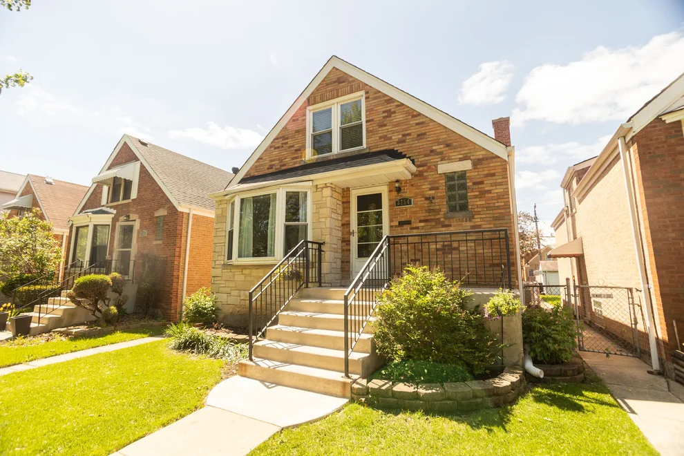 Unit for sale at 3754 N Nottingham Avenue, Chicago, IL 60634