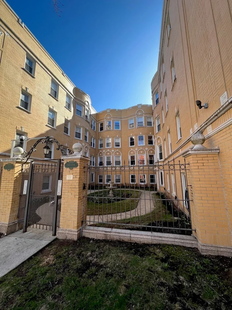 Unit for sale at 7411 N Hoyne Avenue, Chicago, IL 60645