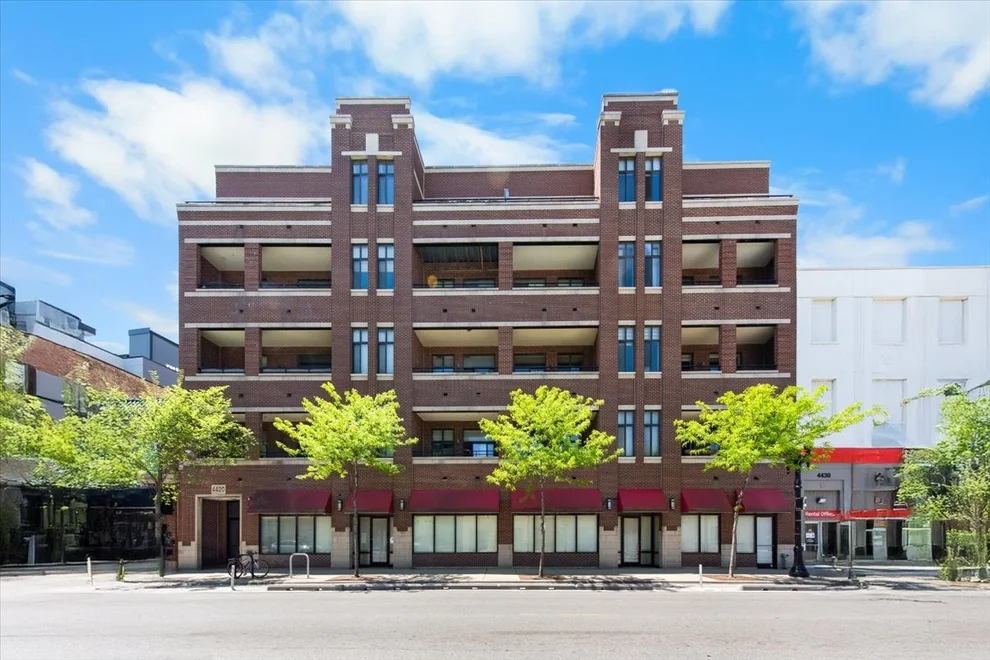 Unit for sale at 4420 N CLARK Street, Chicago, IL 60640